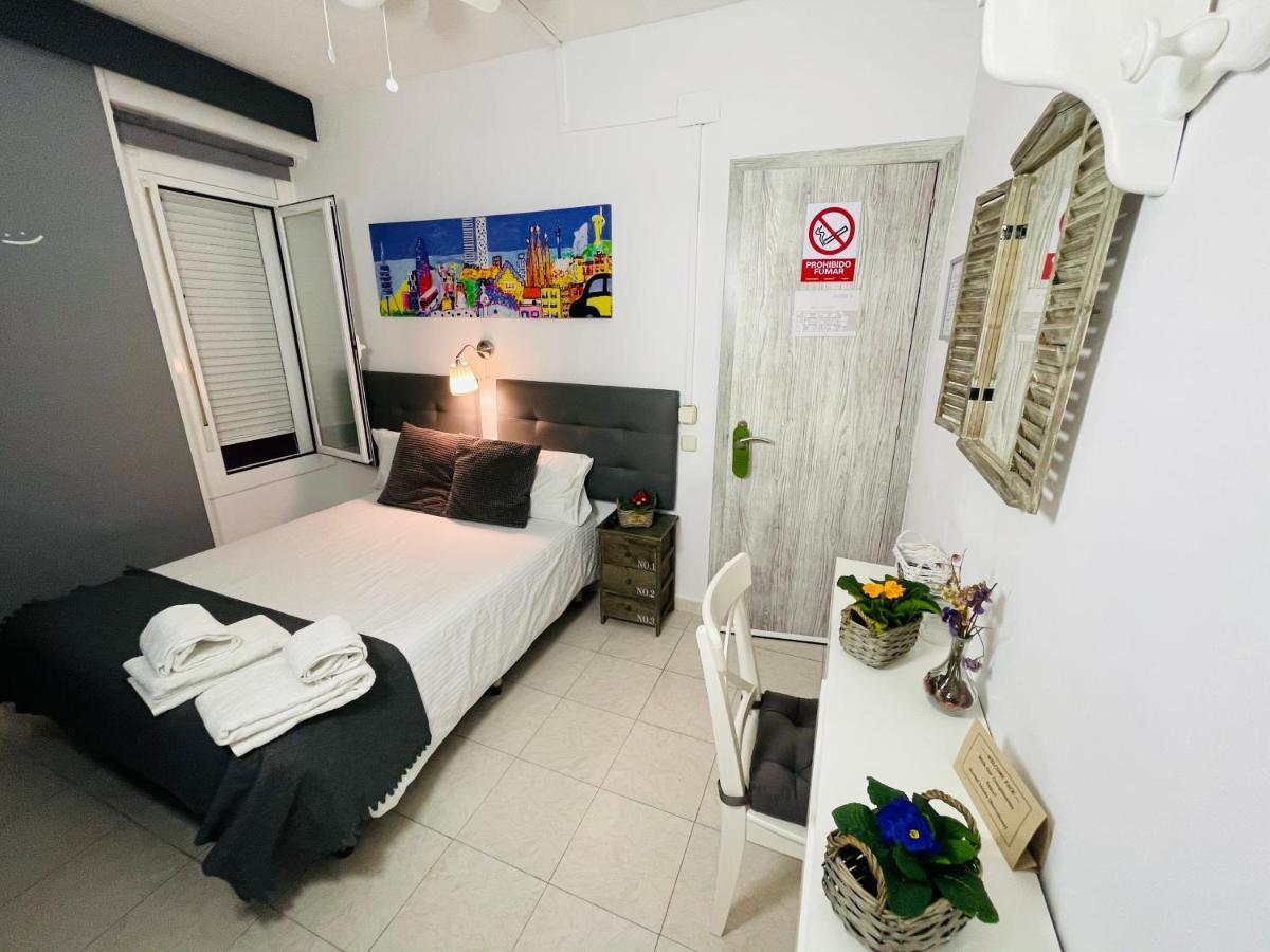Hostal Lleida Barcelona Exterior foto