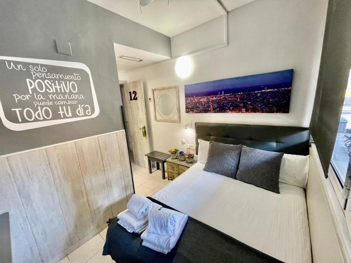 Hostal Lleida Barcelona Exterior foto