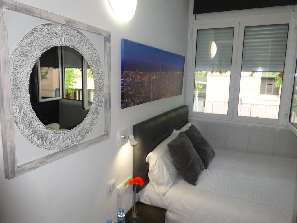 Hostal Lleida Barcelona Exterior foto