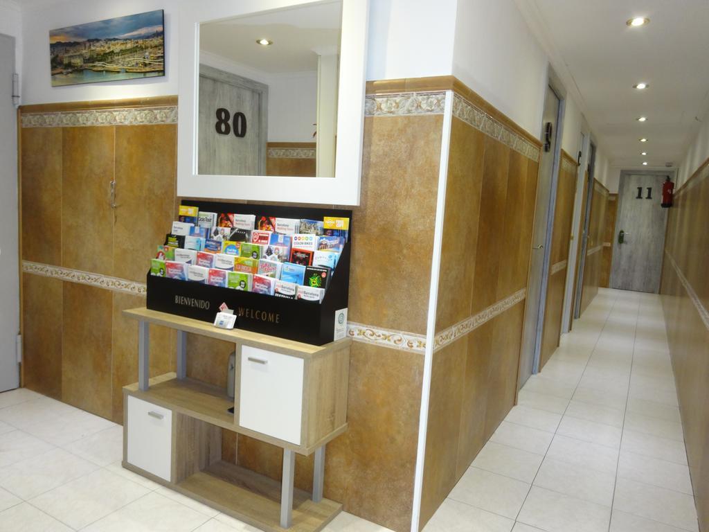 Hostal Lleida Barcelona Exterior foto