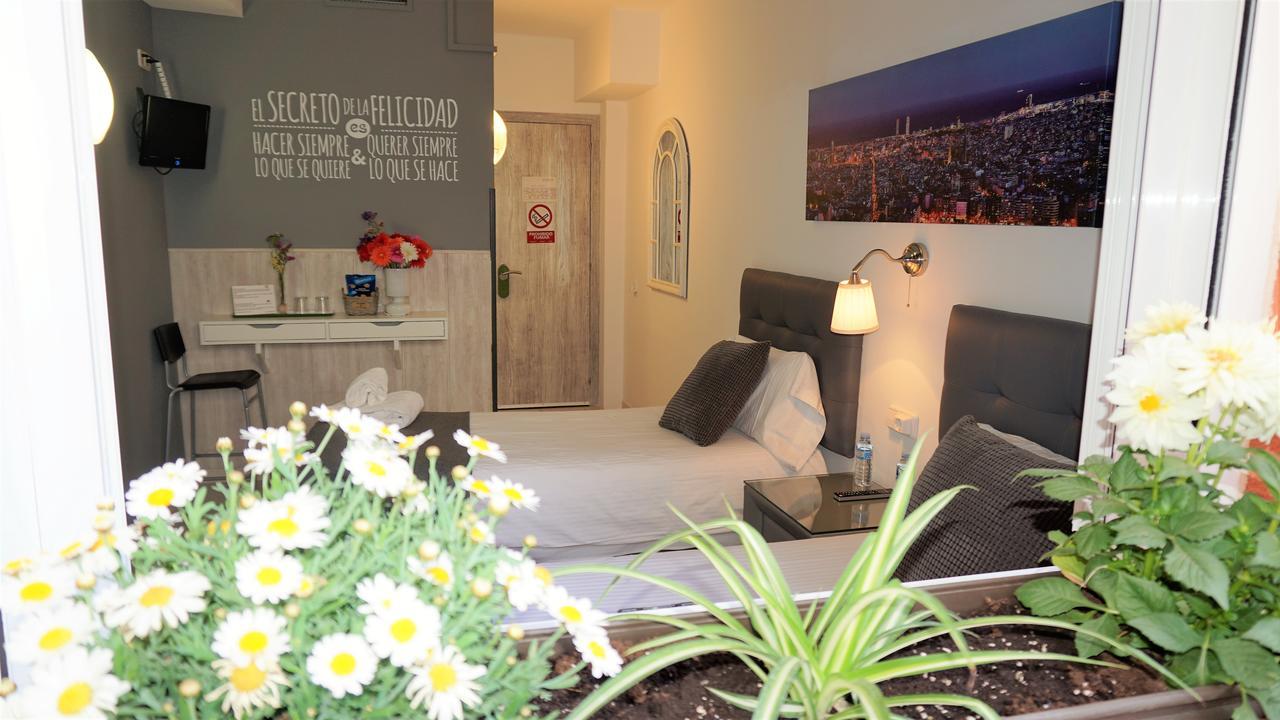 Hostal Lleida Barcelona Exterior foto